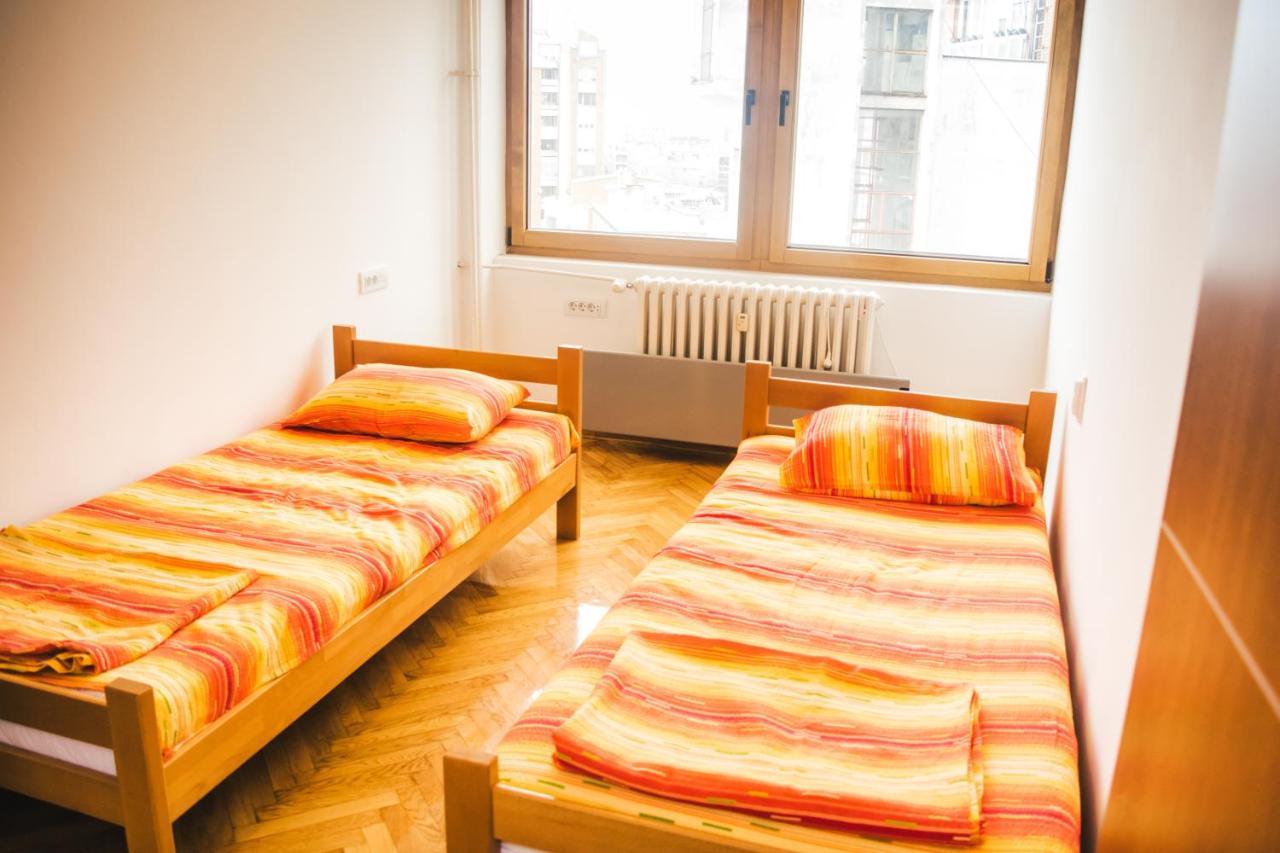 Aparment Theatre Apartment Nis Exterior photo