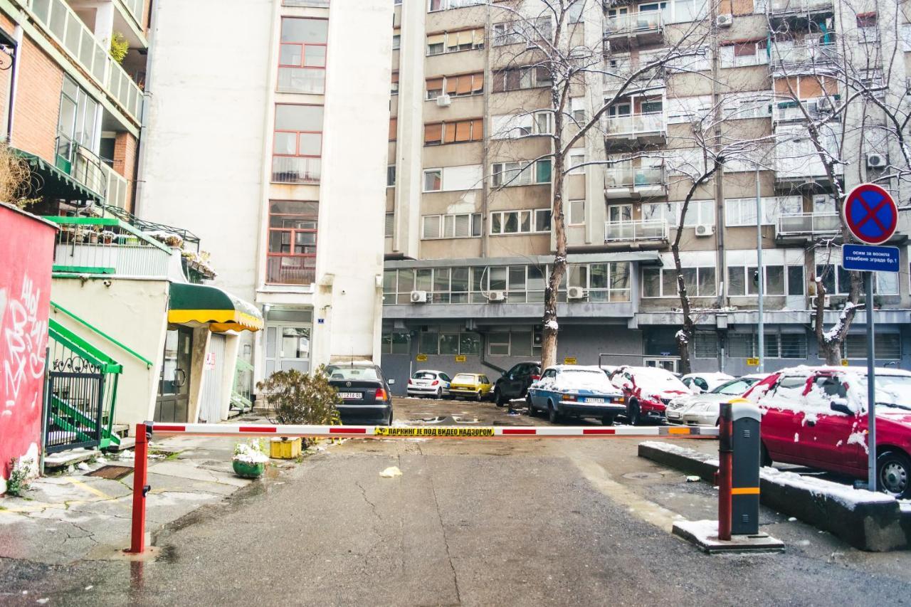Aparment Theatre Apartment Nis Exterior photo