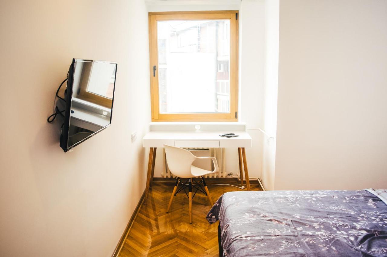 Aparment Theatre Apartment Nis Exterior photo