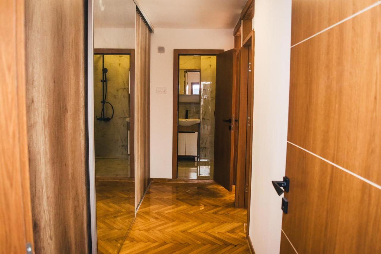 Aparment Theatre Apartment Nis Exterior photo